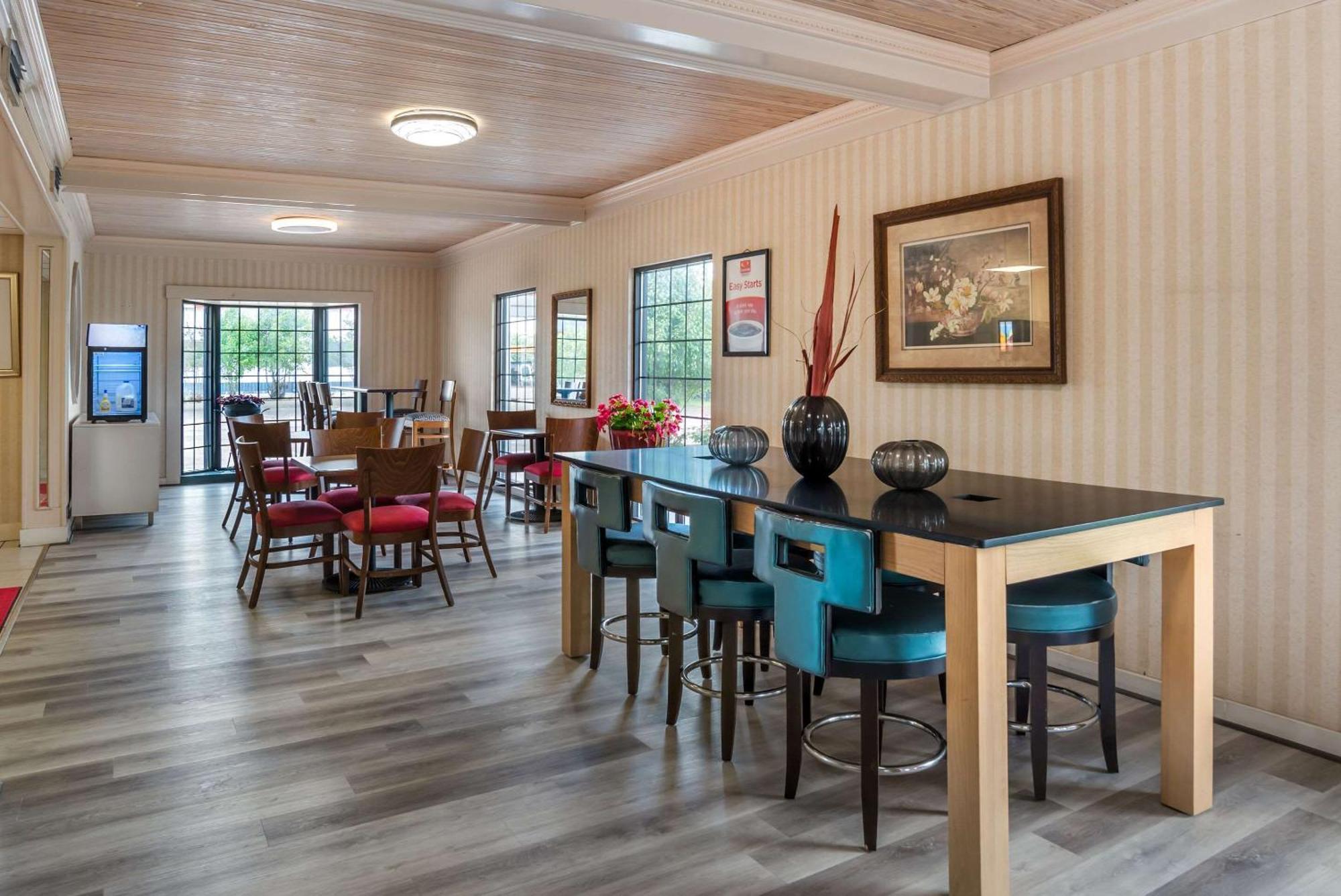 Econo Lodge Inn&Suites Filadelfia Esterno foto