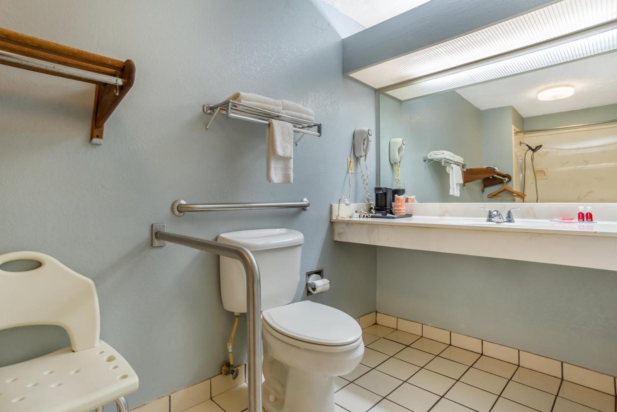 Econo Lodge Inn&Suites Filadelfia Esterno foto