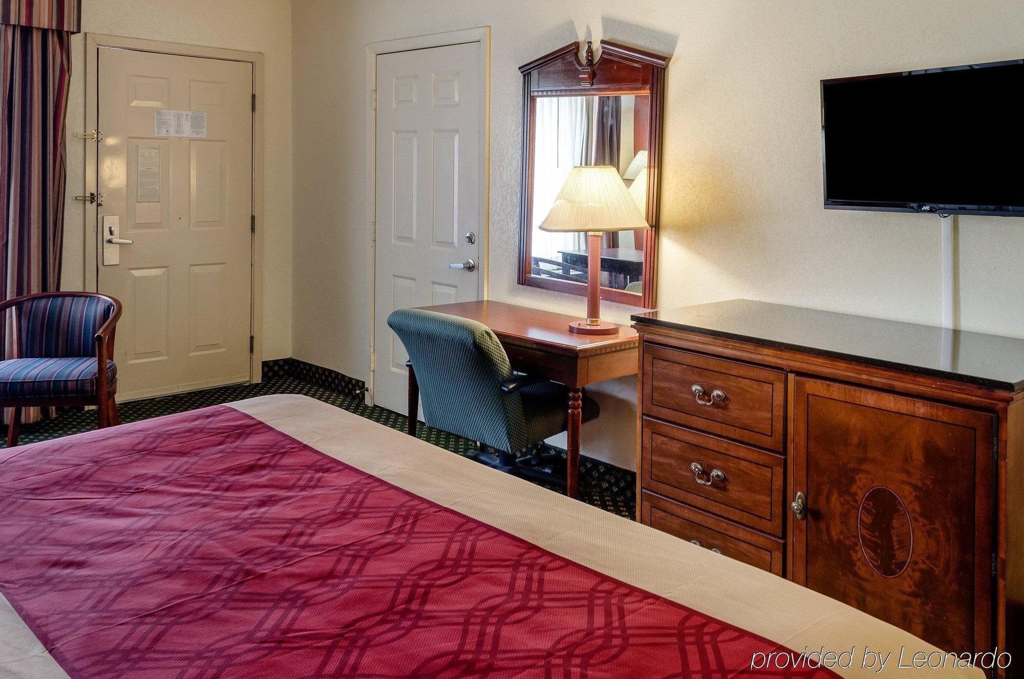 Econo Lodge Inn&Suites Filadelfia Esterno foto