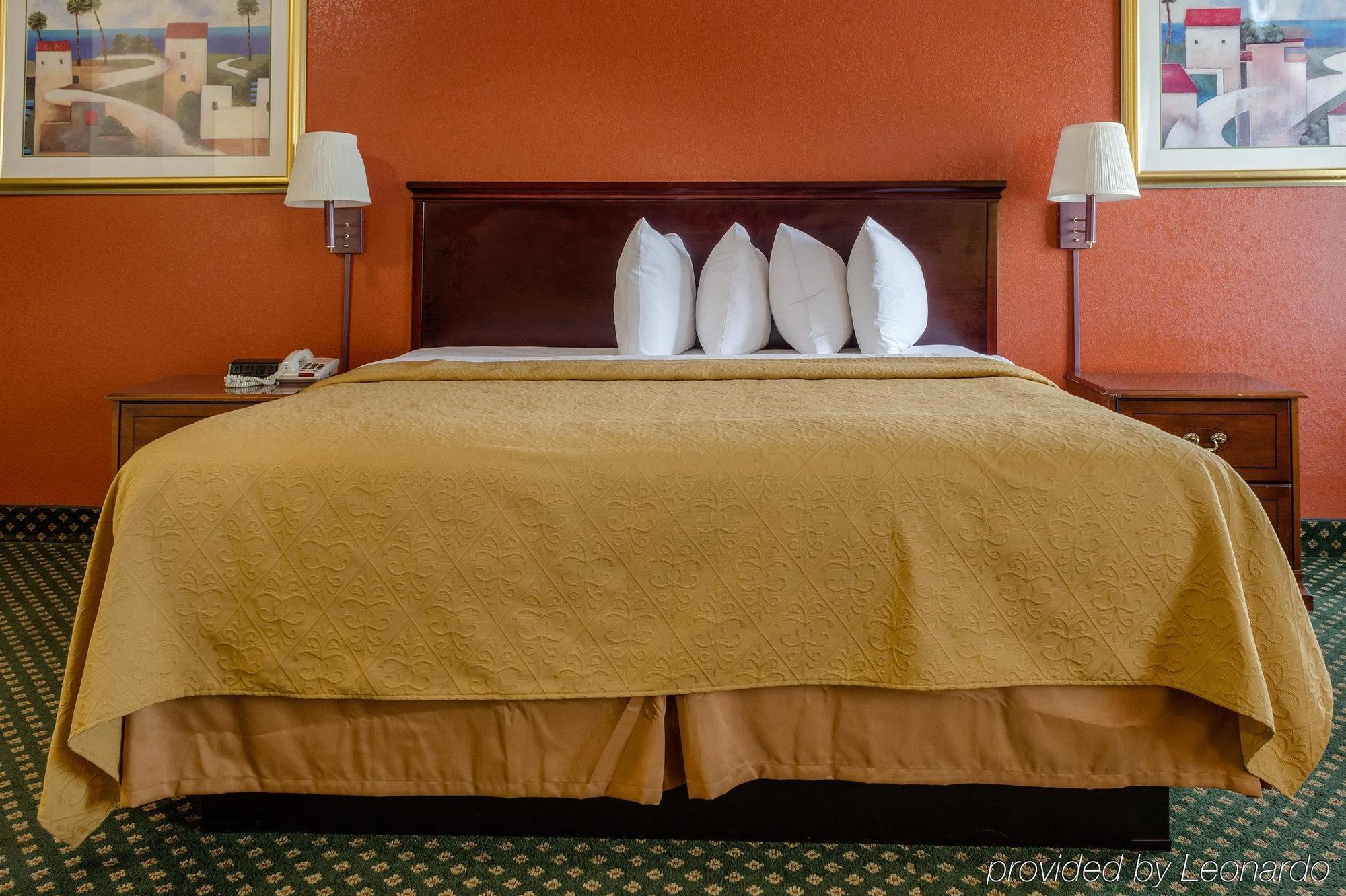 Econo Lodge Inn&Suites Filadelfia Esterno foto