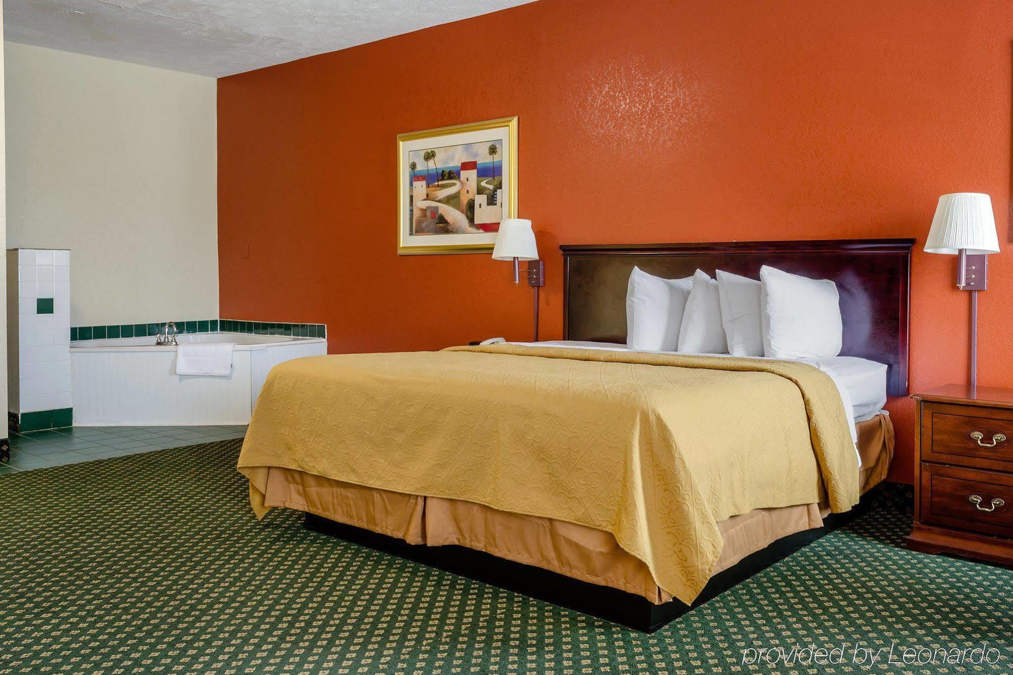 Econo Lodge Inn&Suites Filadelfia Esterno foto